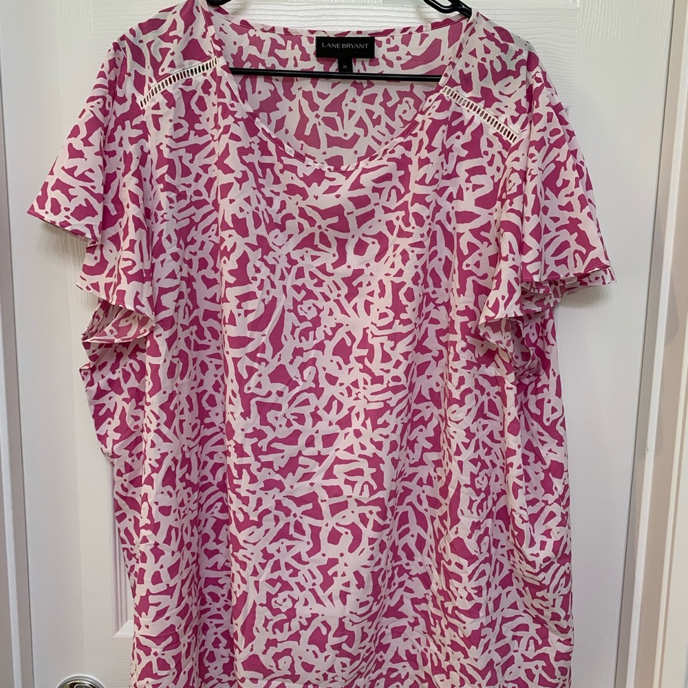 Pretty Top with Shoulder Design Cut-Outs